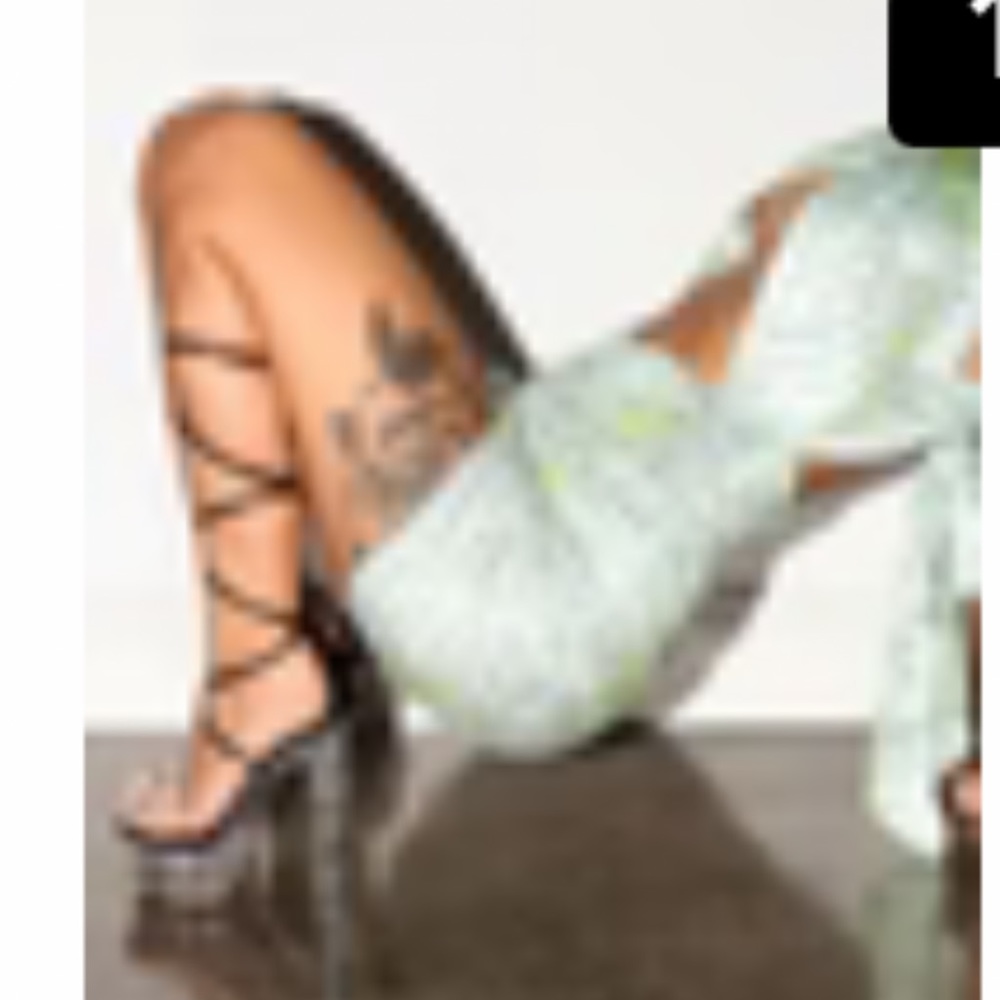 Fashion Nova’s Keep You Around Extreme Platform Heels in Black